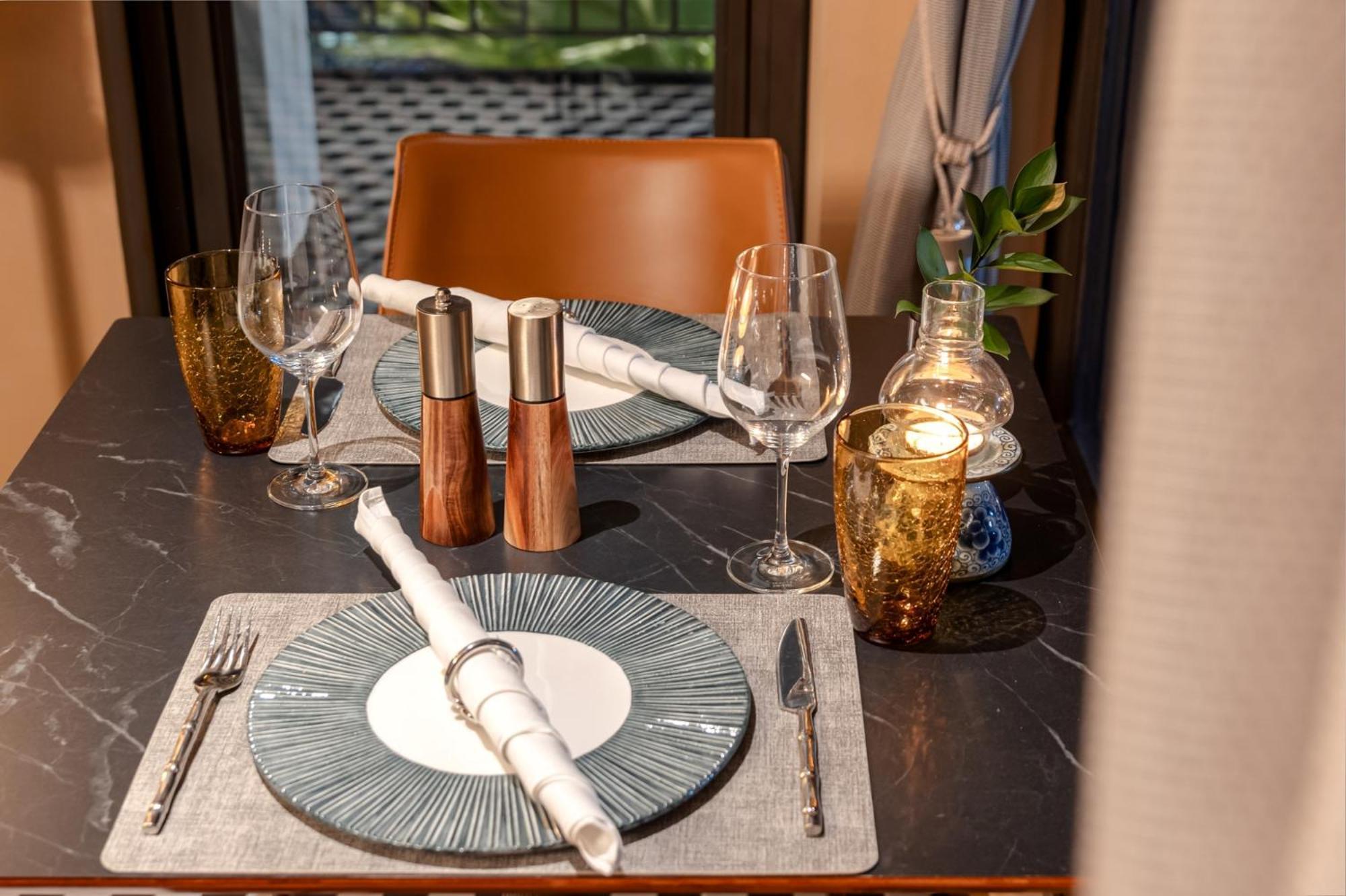 La Siesta Classic Hang Thung Ανόι Εξωτερικό φωτογραφία A place setting